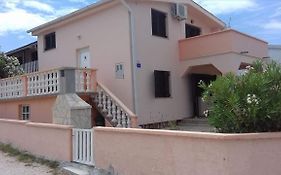 Apartman Lana Vir